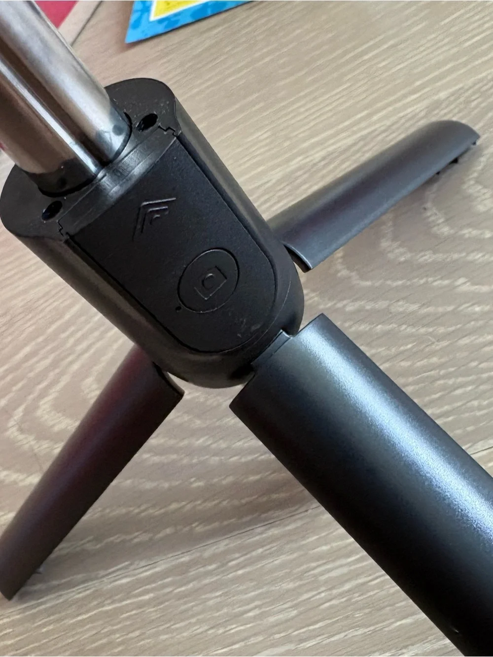 Compact Black Foldable Phone Mount tripod / Selfie Stick with shutter remote